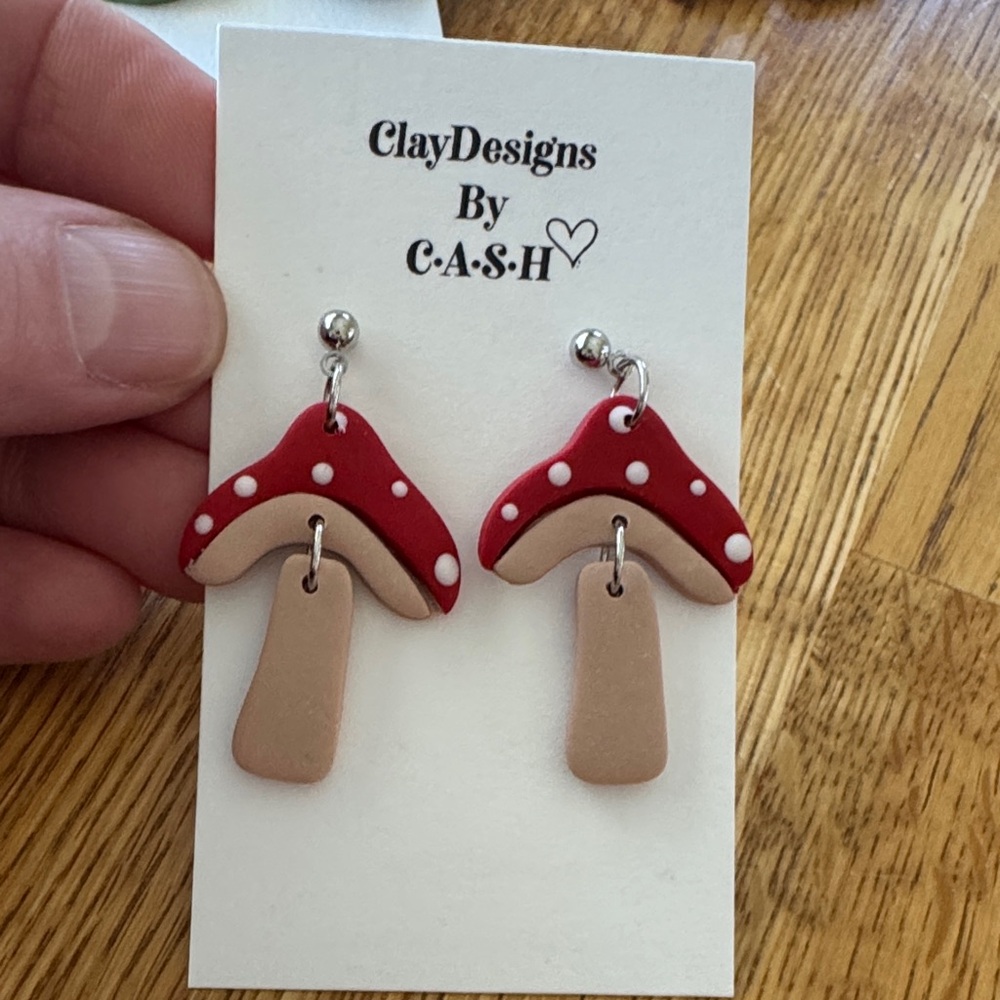 Mushroom Earrings - Red and Tan